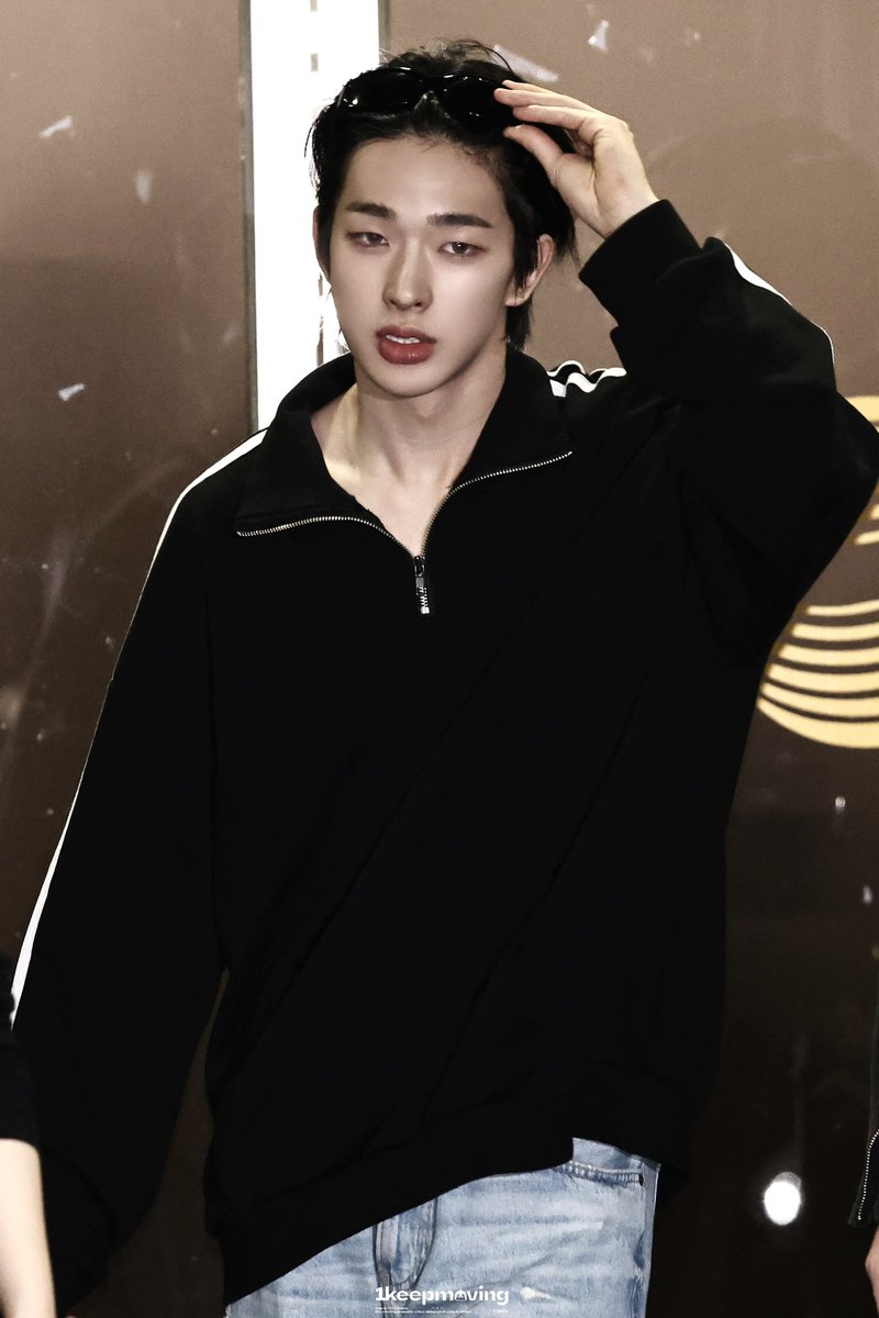 수수밤 tweet media