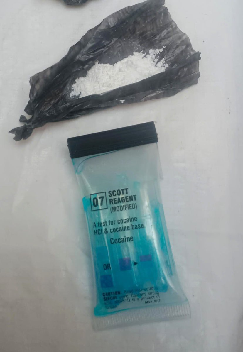 24conurbano's tweet image. #Caba TIENE 70 AÑOS, SIMULABA SER REMISERO Y VENDÍA DROGA PUERTA A PUERTA: CAYÓ EL ABUELO NARCO CON 50 DOSIS DE COCAÍNA EN VILLA MITRE

Durante un allanamiento realizado por la Policía de la Ciudad en un domicilio ubicado en la calle Gavilán al 1900, el jubilado fue detenido