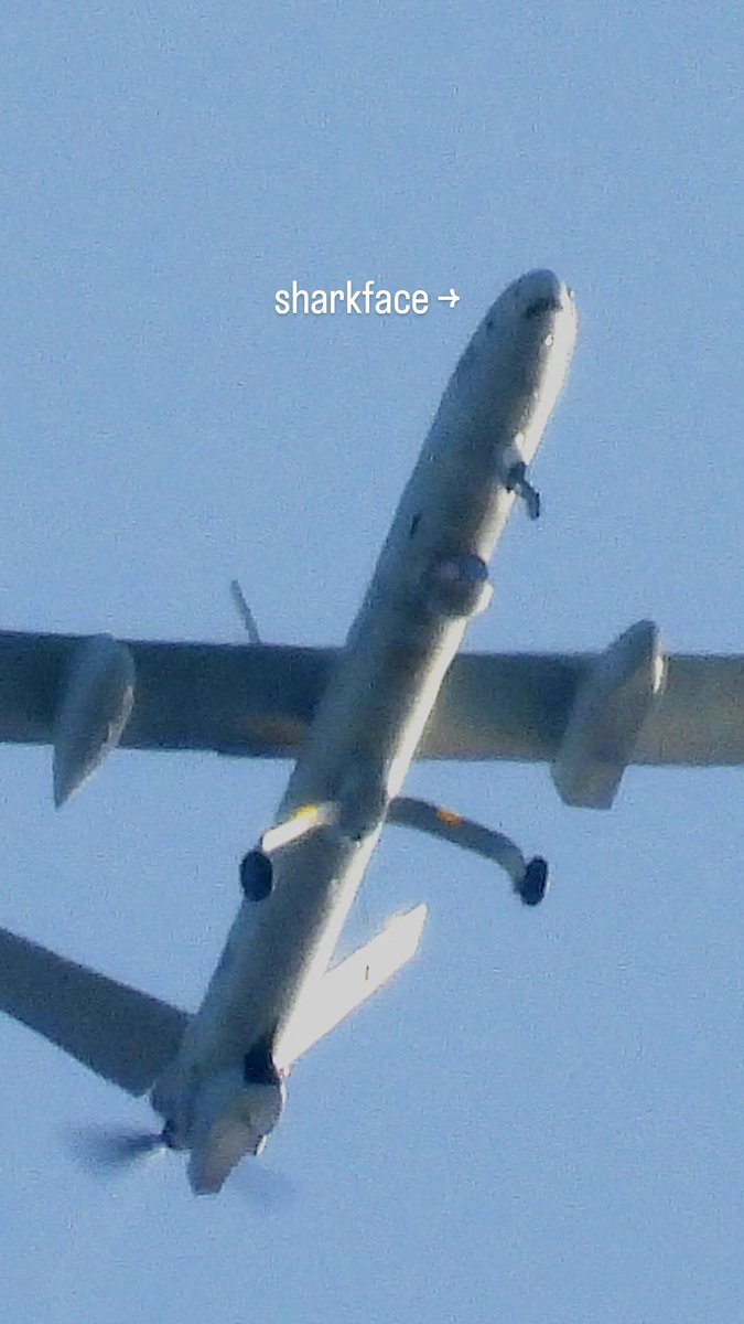 LebanonJets's tweet image. 2 new observationss on 1 of the Hermes450 that's been orbiting over #Beirut today
-Registration code 792
-Sharkface