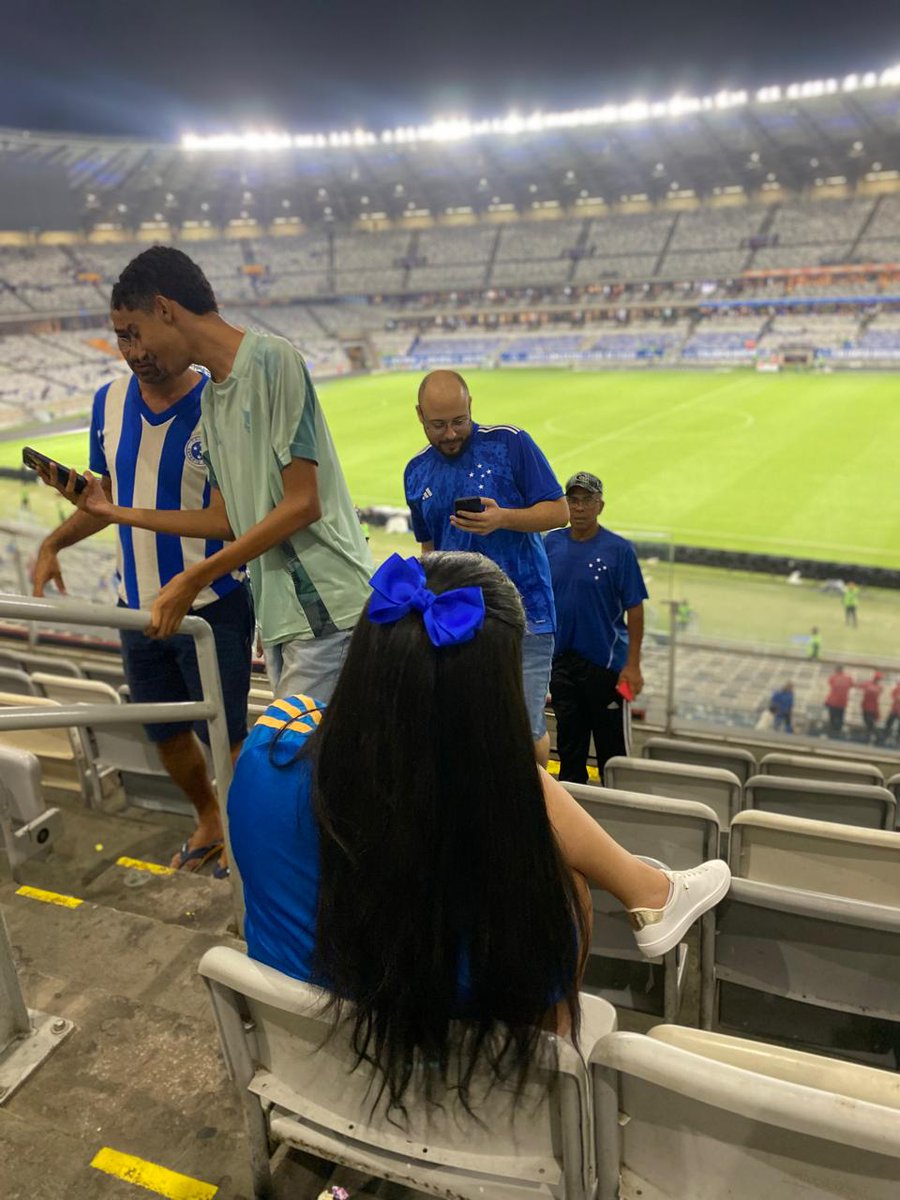luhyza's tweet photo. Registro no meu lugar preferido 💙
#cruzeiro https://t.co/gA3UU0sloY
