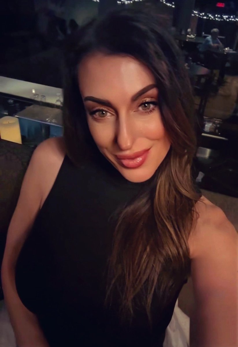 Amelianbourne's tweet photo. Amazing night out last weekend https://t.co/iancSSPhMd