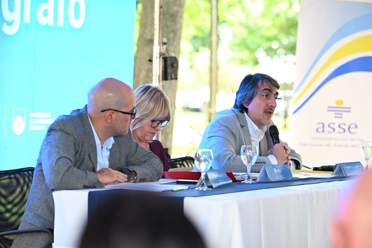 📣 "Esta inauguración no es un hecho aislado. Es un hecho planificado por esta administración: es el sexto tomógrafo que inauguramos".

✍️ Presidente de ASSE Álvaro Danza en inauguración de tomógrafo que resolverá también patalogías de Guichón y Young.