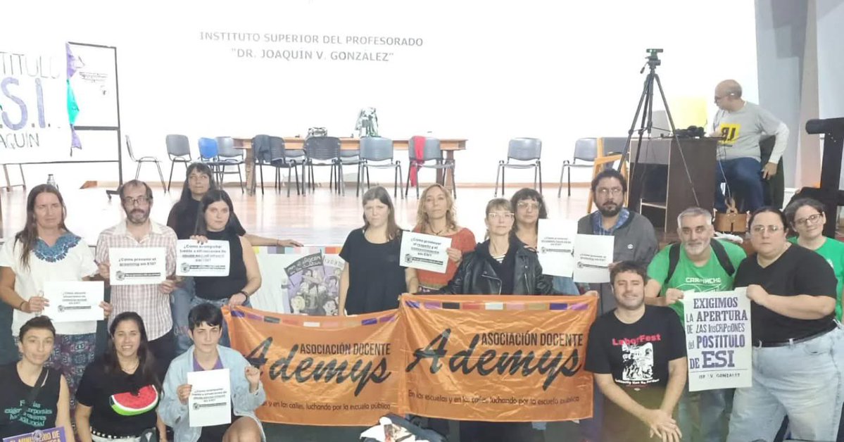 AdemysPrensa's tweet image. Desde Ademys estuvimos en el JVG acompañando al Postítulo de Educación Sexual Integral, la única capacitación gratuita en ESI que queda en CABA y que el gobierno quiere intentar cerrar.

¡Exigimos la apertura del de la cohorte 2026 del Postítulo!

#Educacion Sexual Integral
