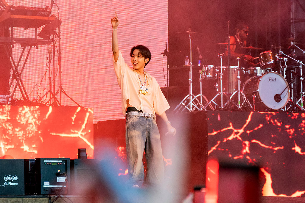Rolling Stone tweet media