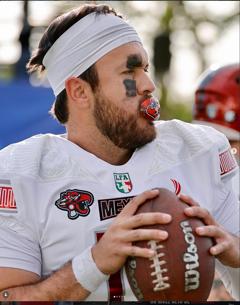 alanoparra's tweet photo. 🗣️ Trade entre Mexicas y Gallos

🔴Mexicas recibe a : Juan Pablo García QB de HARTNELL COLLEGE 

⚫️Gallos recibe a : QB Miguel Patiño + 5ta ronda del draft 2027 https://t.co/KslfL2wrXx