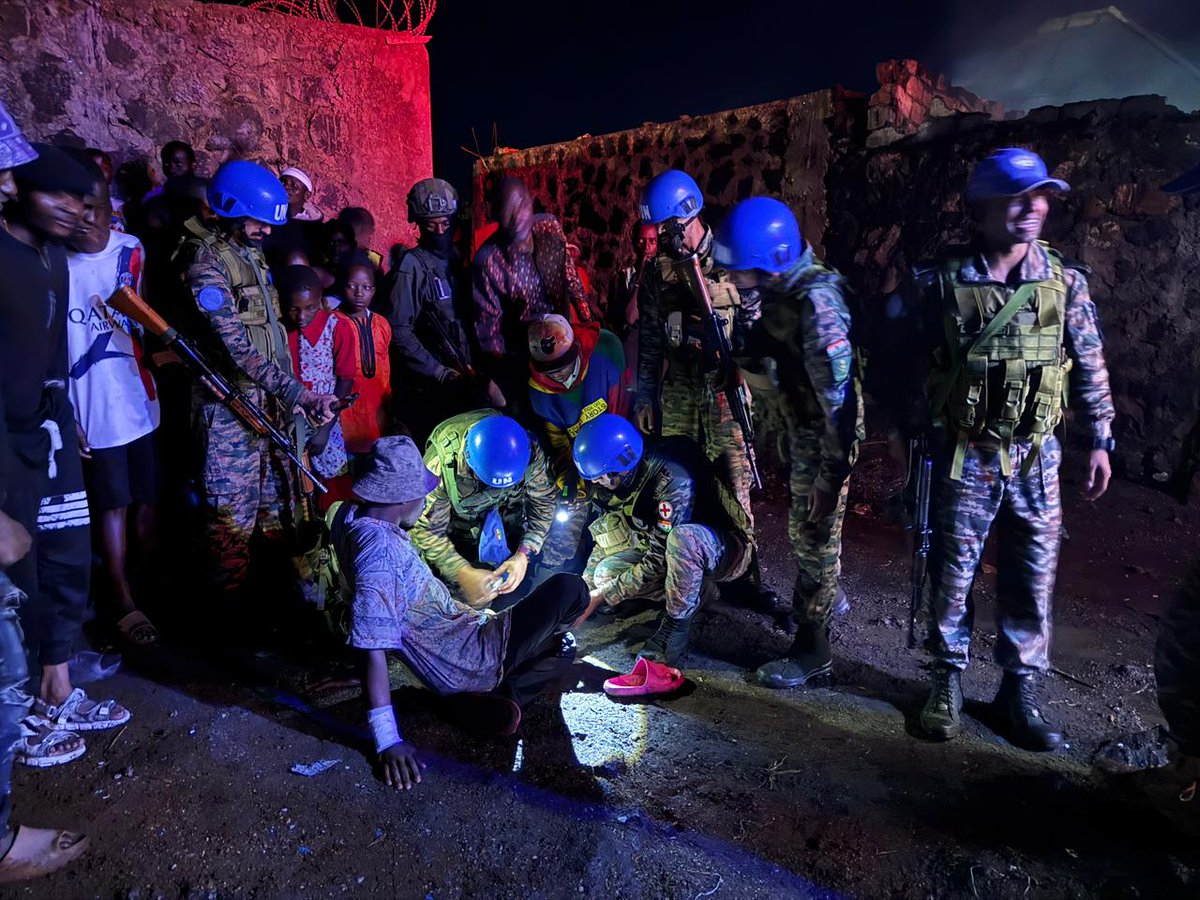 MONUSCO's tweet photo. A la suite d’un incendie déclaré près de son camp à Goma ce 12 avril, le contingent indien de la #MONUSCO est intervenu rapidement pour maîtriser les flammes et prodiguer les premiers soins aux blessés. Grâce à cette action décisive, aucune perte en vie humaine n'est à déplorer. https://t.co/vXQbAFCMrA