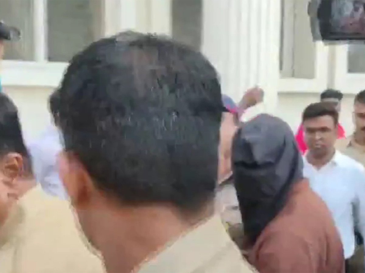 ani_digital's tweet image. TCS Nashik case: Tata Sons Chairman orders internal inquiry, police custody of operations head extended

Read @ANI Story | aninews.in/news/national/… 
 #TCS #Nashik #TataSonsChairman #ITcompany