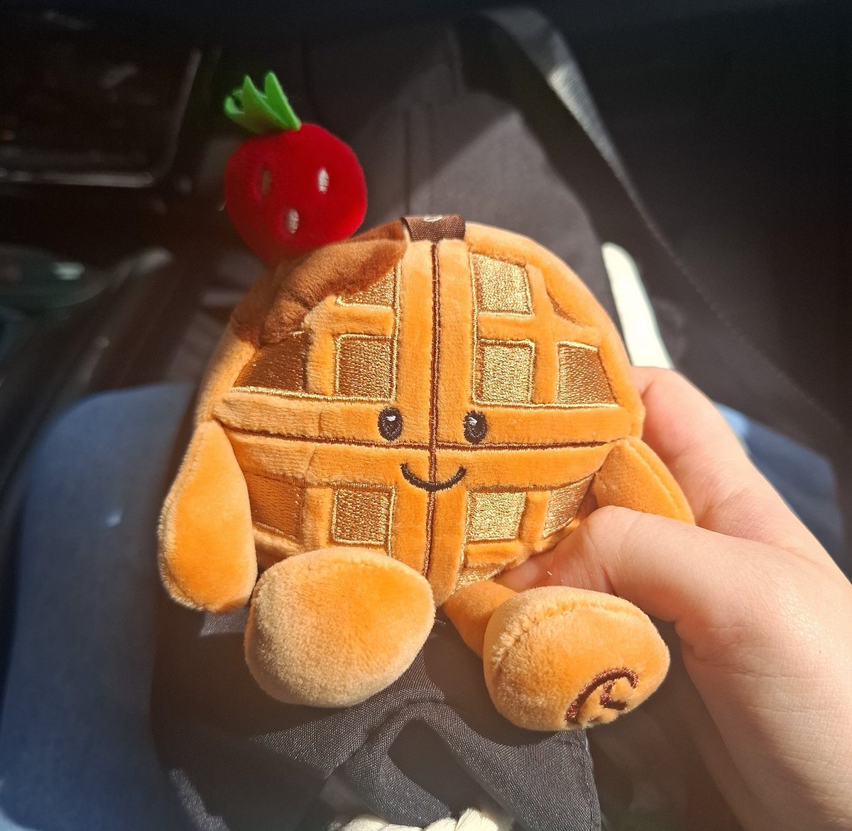 mari ★ tweet media