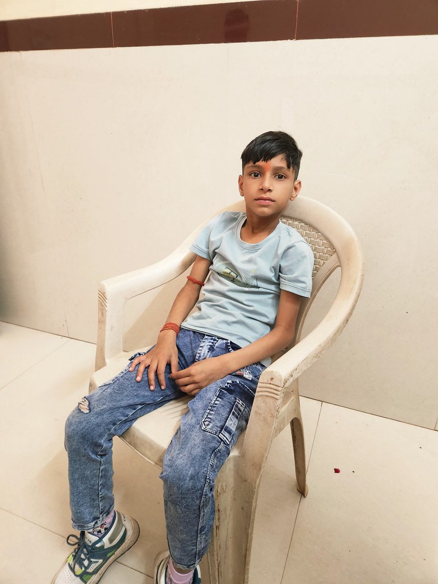 आज माधवराव सिंधिया स्वास्थ्य मिशन और रोटरी रीजनल मेडिकल मिशन के तहत  उपचार के लिए जिला चिकित्सालय में फॉलो अप रूम नंबर 8 में आज पुनः ड्यूटी और मरीजों की सेवा करने का मौका मिला है 🙏

बड़े महाराज के चरणों में शत-शत नमन 🙇🙏 <a href="/JM_Scindia/">Jyotiraditya M. Scindia</a>  <a href="/AScindia/">Mahanaaryaman Scindia</a>  <a href="/BJP4India/">BJP</a>