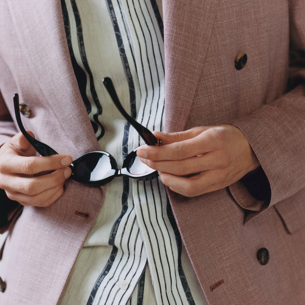 Dior's tweet photo. Dior Fall 2026 by Jonathan Anderson. 
 
In stores and online.
