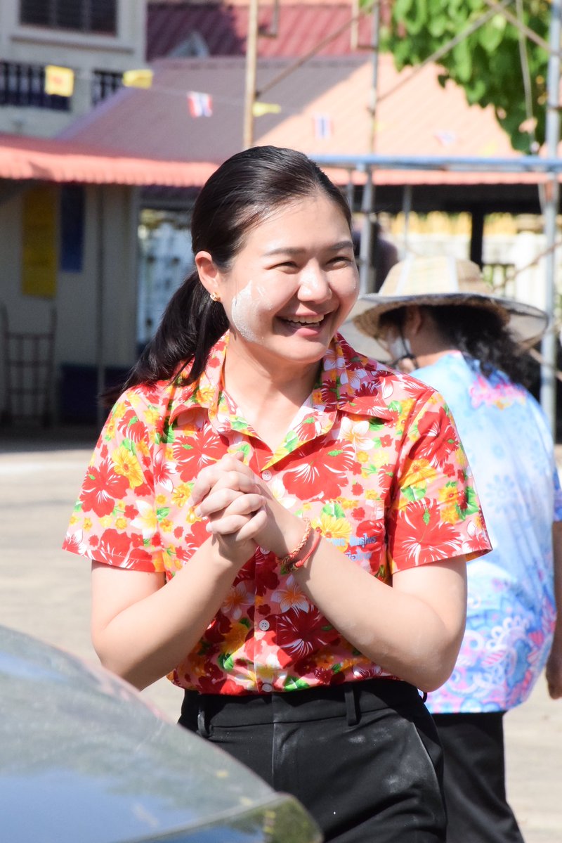 พลอย tweet media