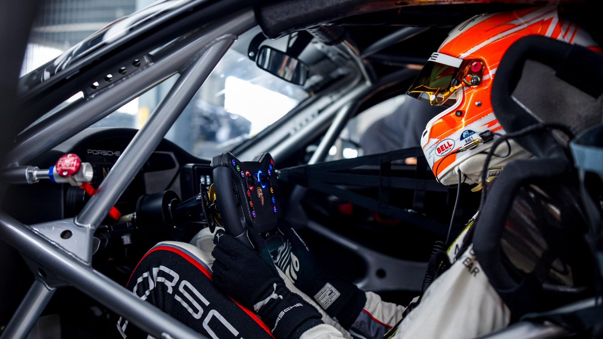 PorscheRaces's tweet image. #DTM - Customer team #LandMotorsport has unveiled its car design for the 2026 @DTM season. The No. 29 #Porsche #911GT3R will be driven by former #PorscheJunior Bastian Buus 🇩🇰

#Porsche #Raceborn