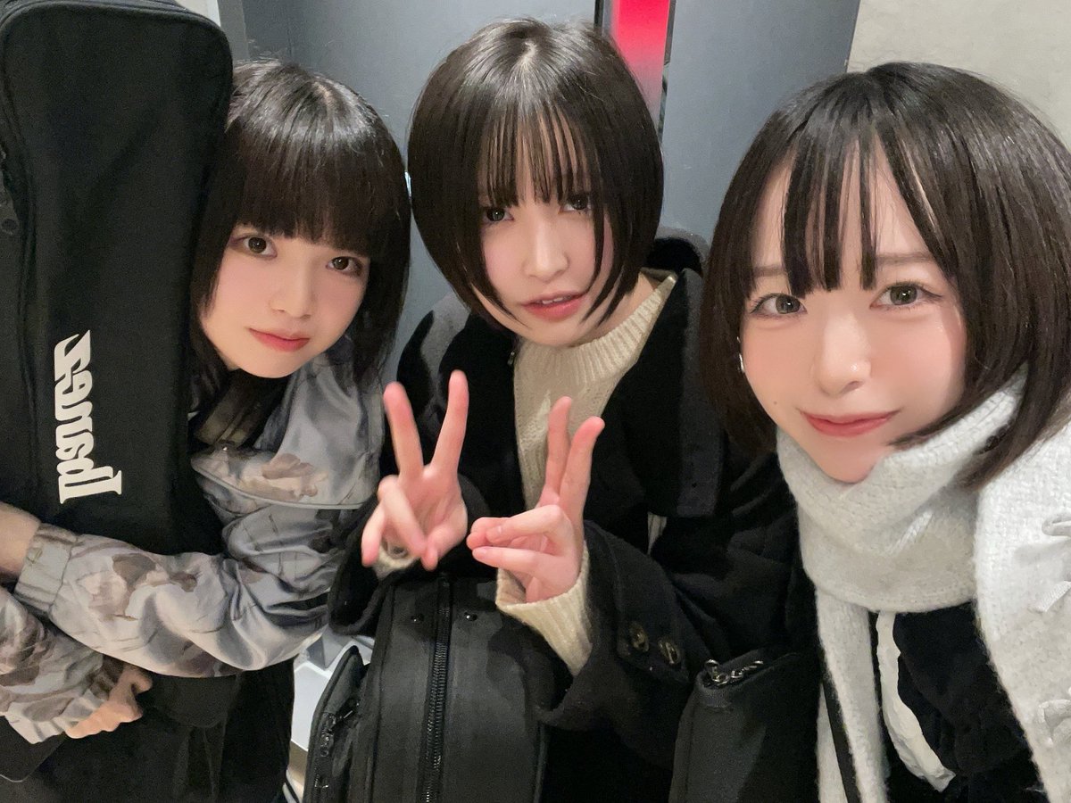 月海 まお tweet media