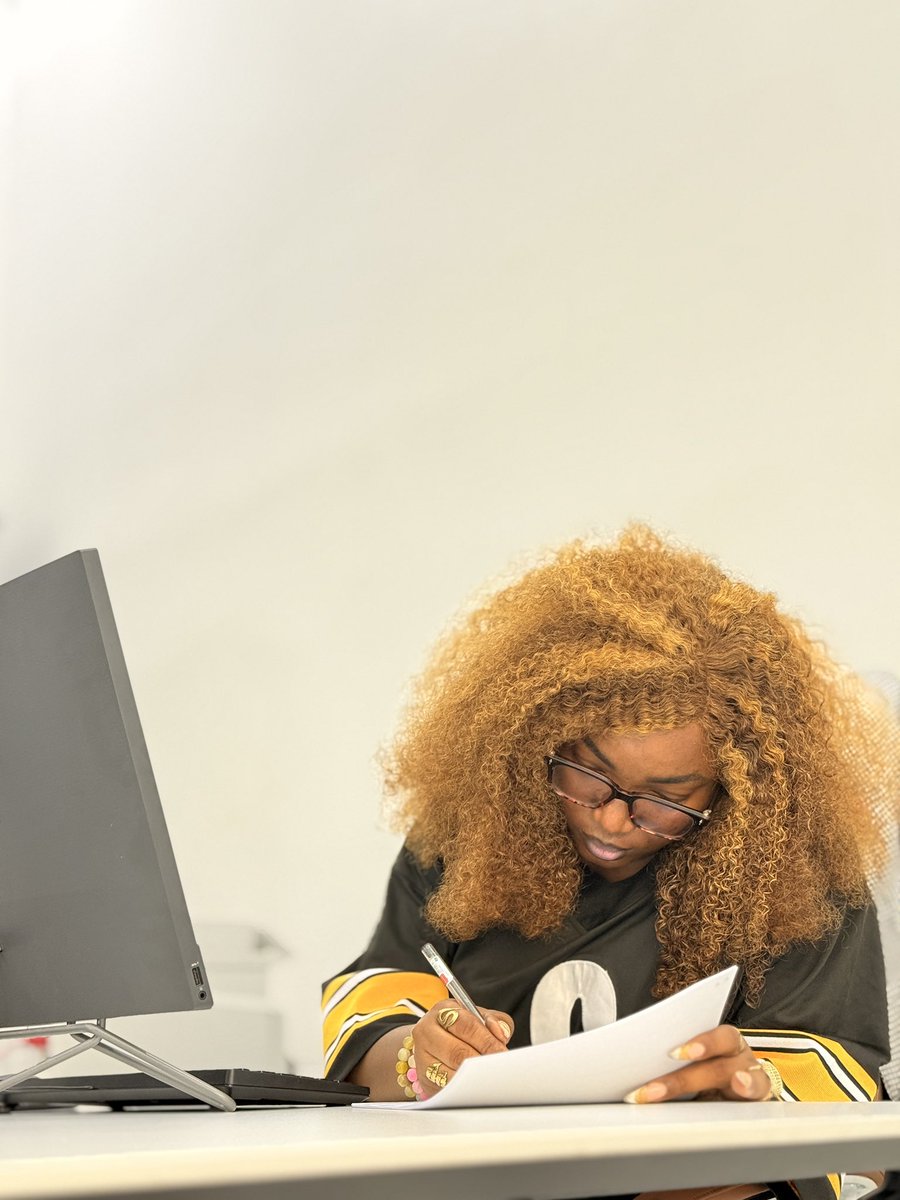 AGBEKE | 𝑃𝑅𝑂𝑈𝐷 𝐼𝐿𝑂𝑅𝐼𝑁 𝐺𝐼𝑅𝐿 MBA tweet media