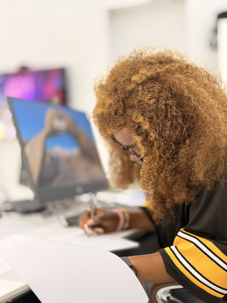 AGBEKE | 𝑃𝑅𝑂𝑈𝐷 𝐼𝐿𝑂𝑅𝐼𝑁 𝐺𝐼𝑅𝐿 MBA tweet media