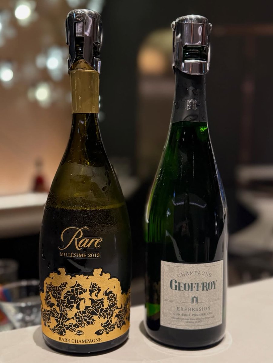 JeannieChoLee's tweet image. Spoiled at the @SingaporeAir  lounge which has a great wine selection and delicious food — my favorite is their laksa which I religiously order every time I go through the lounge; pairs well with champagne!

#champagne #singaporefood #foodandwine #laksa #wine
