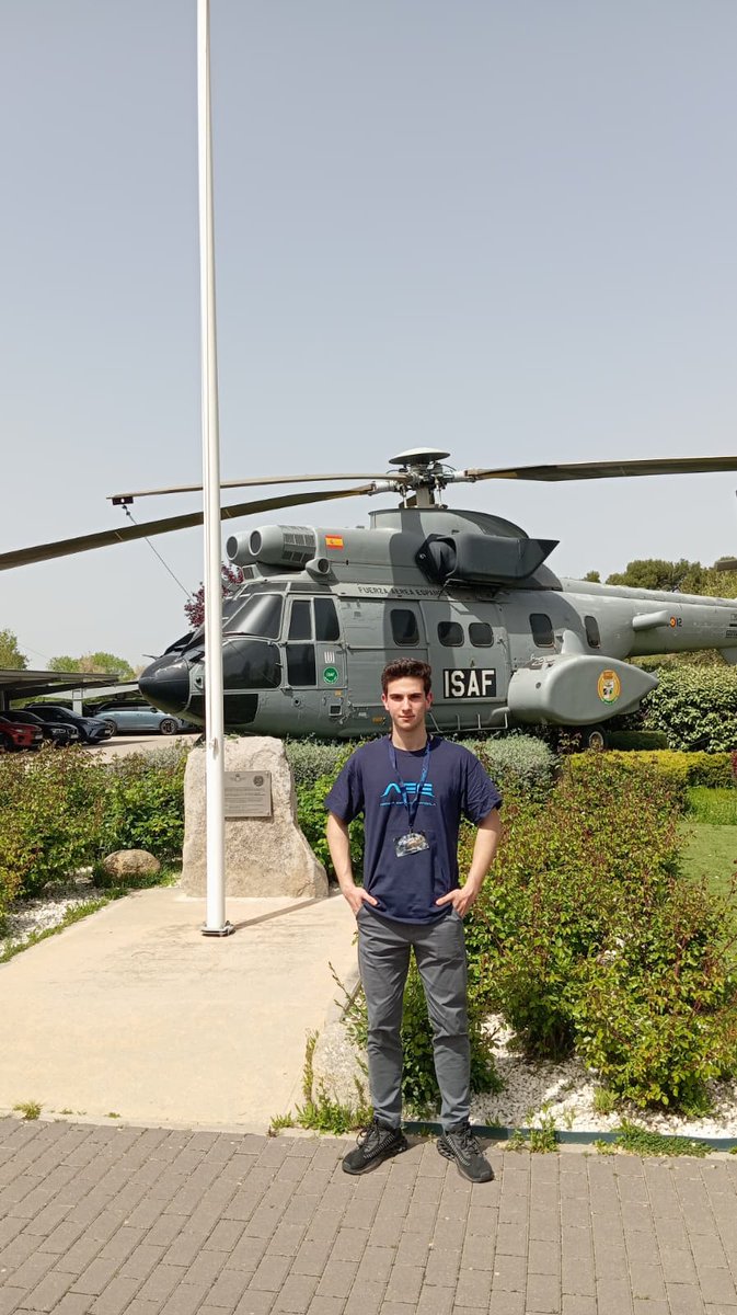 EseroSp's tweet photo. Ayer celebrábamos el #DiaDelAstronauta,  y hoy el programa Astronauta por un Día https://t.co/gimbHvSY1E de la @aee_gob. Felicitamos a los preseleccionados y especialmente a Fernando del IES Virgen de Gracia en Oliva de la Frontera (Badajoz) que nos ha compartido la info 👏👏👏🍀 https://t.co/7pVyiBeNVJ