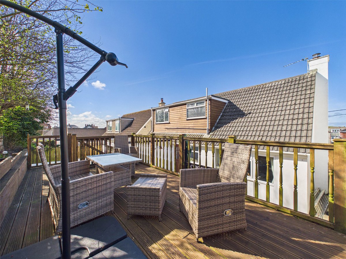 KivellsProperty's tweet image. 🎉 JUST LISTED 🎉
📍 #Bude
💰 Guide Price: £380,000

A 3 bedroom detached house boasting spacious accommodation throughout, private, low maintenance rear garden and off-street parking for two vehicles. EPC Rating - D.
🌐 kivells.com/properties/BUD…

#JustListed #TheSignThatSells