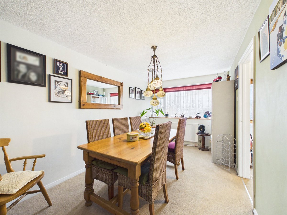 KivellsProperty's tweet image. 🎉 JUST LISTED 🎉
📍 #Bude
💰 Guide Price: £380,000

A 3 bedroom detached house boasting spacious accommodation throughout, private, low maintenance rear garden and off-street parking for two vehicles. EPC Rating - D.
🌐 kivells.com/properties/BUD…

#JustListed #TheSignThatSells