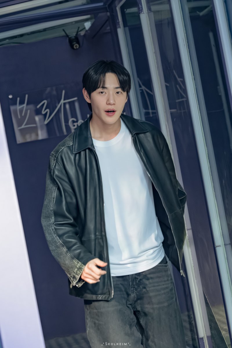 SE0LREIM's tweet photo. 260404 연극 #럭키고시원  퇴근길

따뜻한 봄에 만난 나의 햇살🌿

#신재하 배우님 https://t.co/EJxnvjBKnt