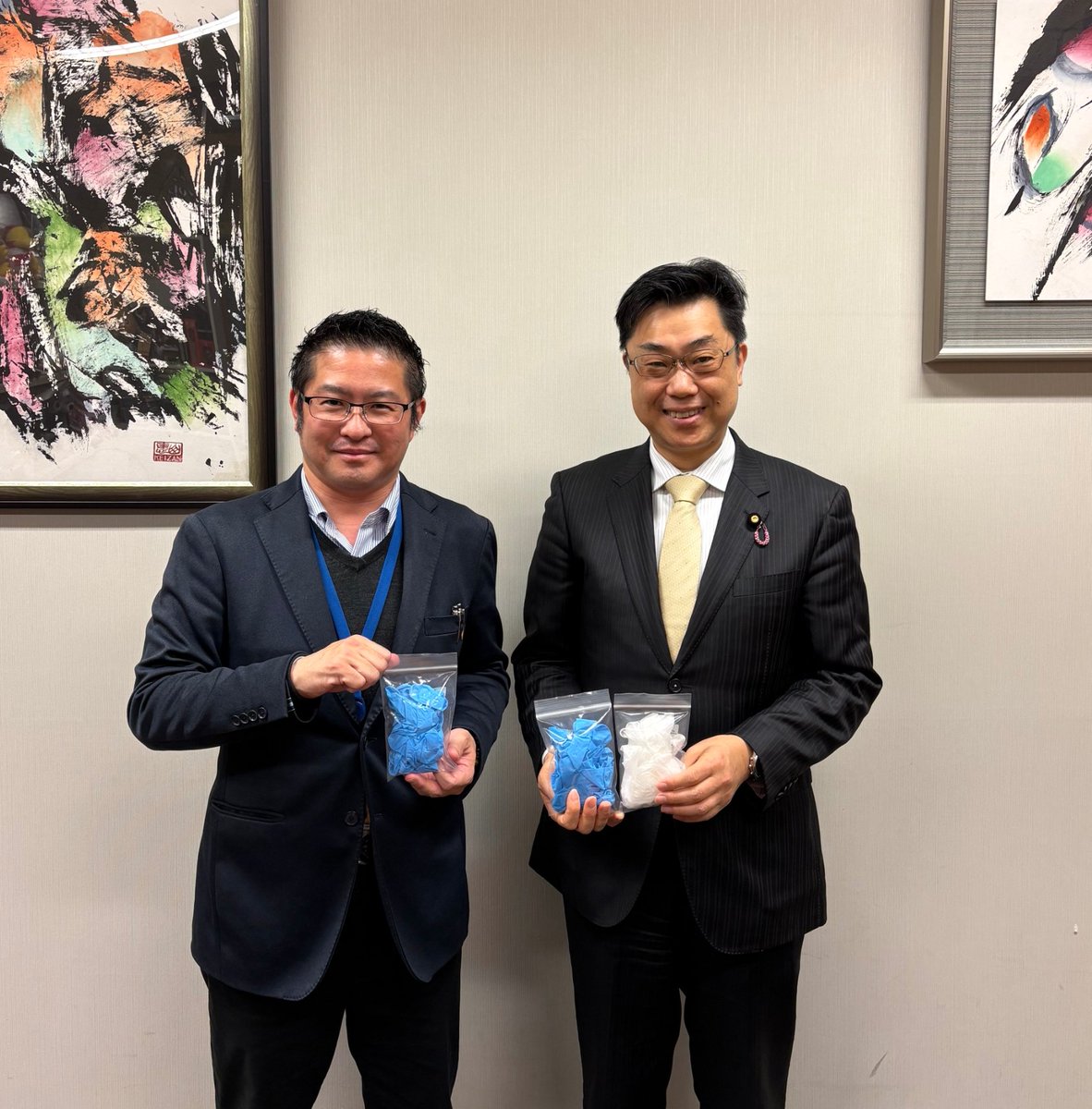 令和8年度政府予算案に対する修正案に盛り込んだ、 ナフサの供給減・価格高騰を受けた医療機関支援。
参院予算委に所属する野党6会派のうち5会派のご賛同を頂きましたが否決。
医療機関は診療報酬で対応できません。
株式会社Graceの西村直之社長にお話を伺いました。
いつも有り難うございます。