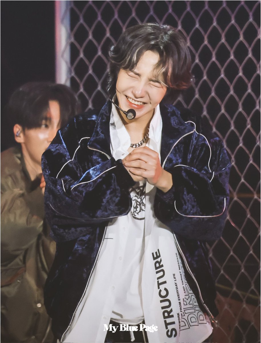 🦋💐 tweet media