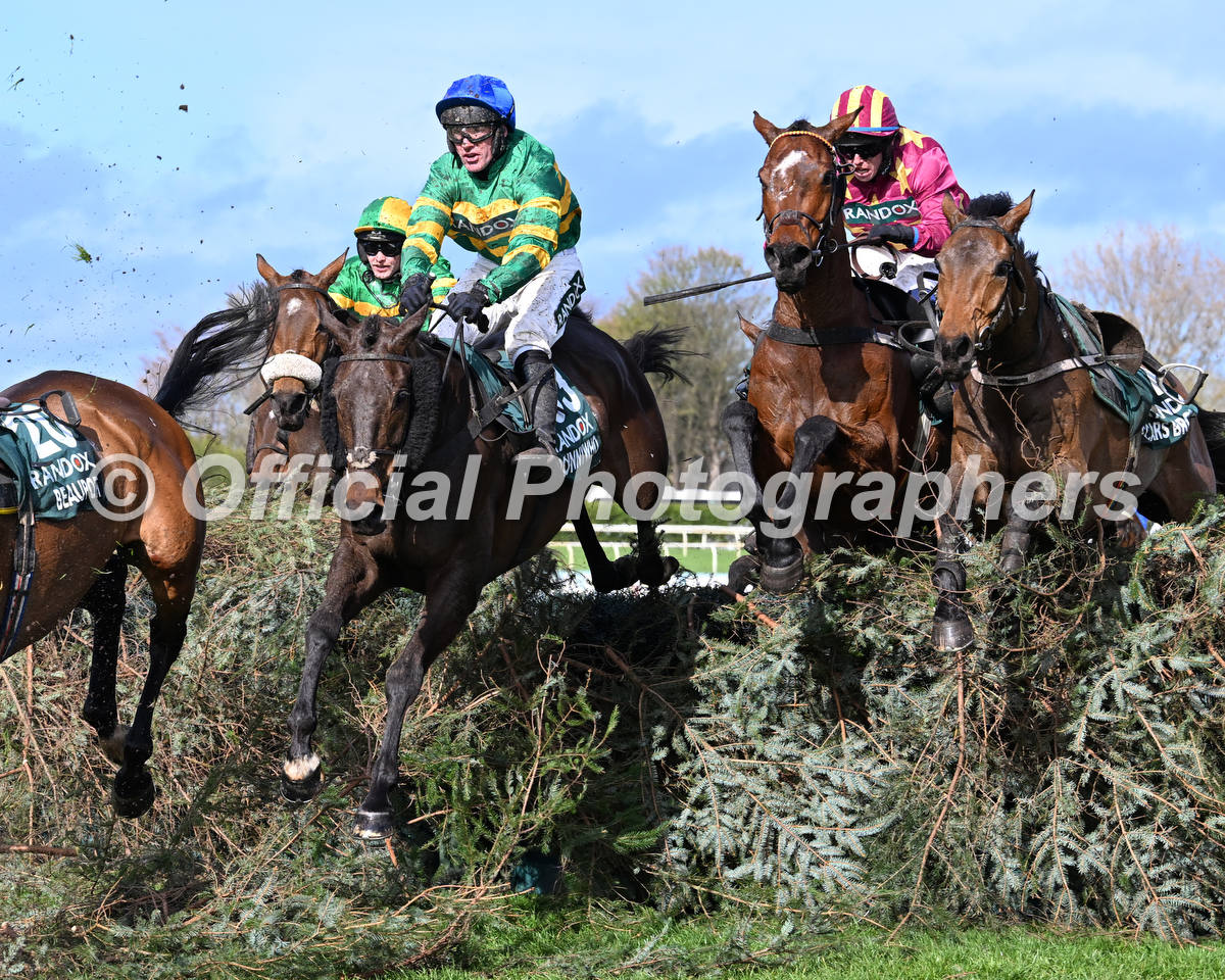 OfficialPhotographers tweet media