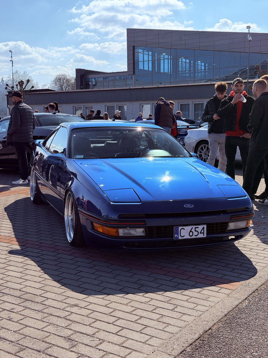 wkurzak86's tweet photo. Są tu jacyś fani starych samochodów ? 😈 #fordprobe https://t.co/My3Q8SUvwg