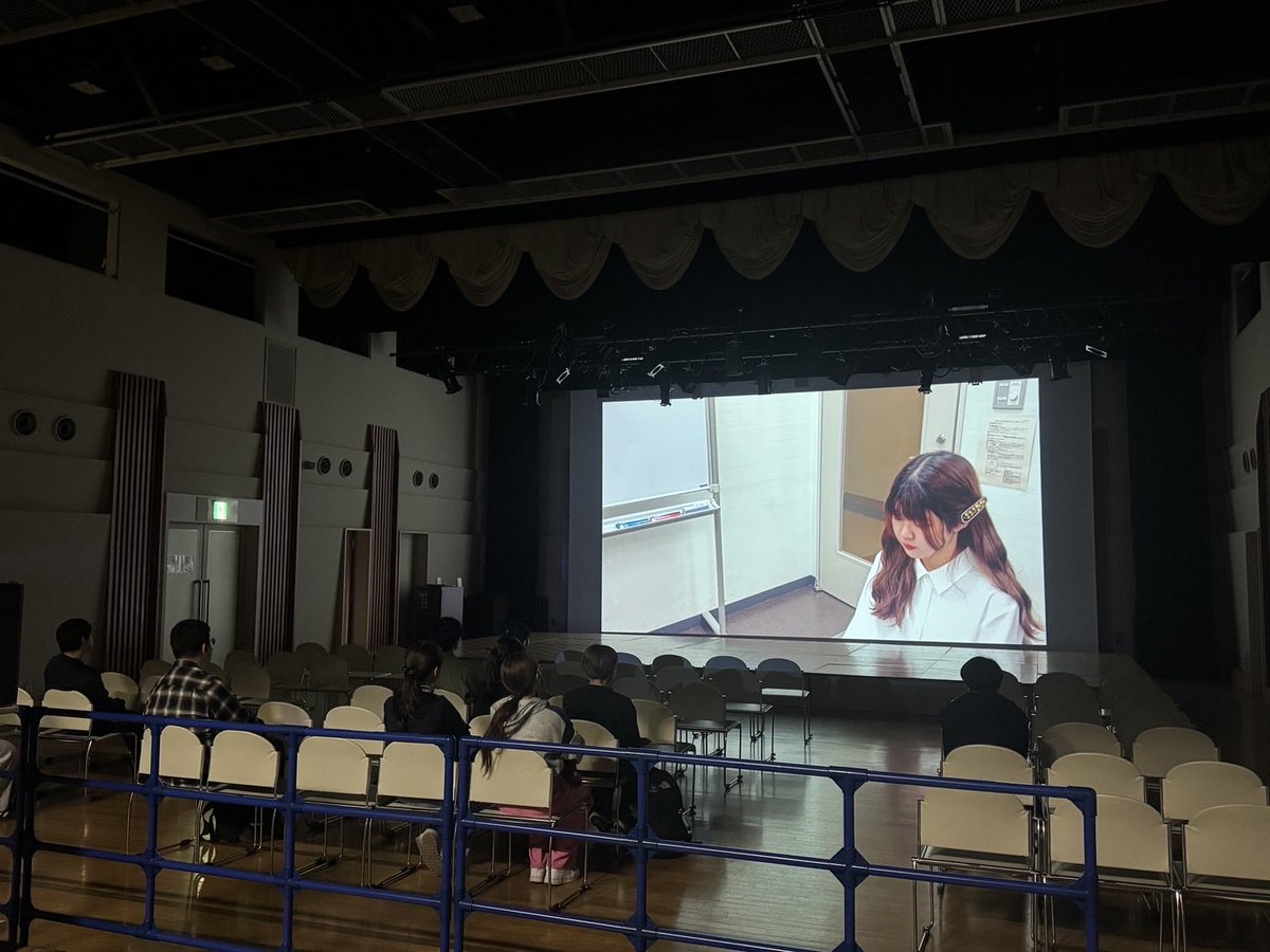 FilmMakingClub's tweet photo. 本日の新歓上映会の様子📸

機材トラブルで遅れての開始となってしまいましたが、多くの人に見に来ていただきました‼️

明日も12時頃から開催予定ですので、是非お越しください🙌
※時間は前後する可能性があります

 #春から法政 #法政大学 #多摩キャンパス #映画サークル https://t.co/PYZK4xmfj7