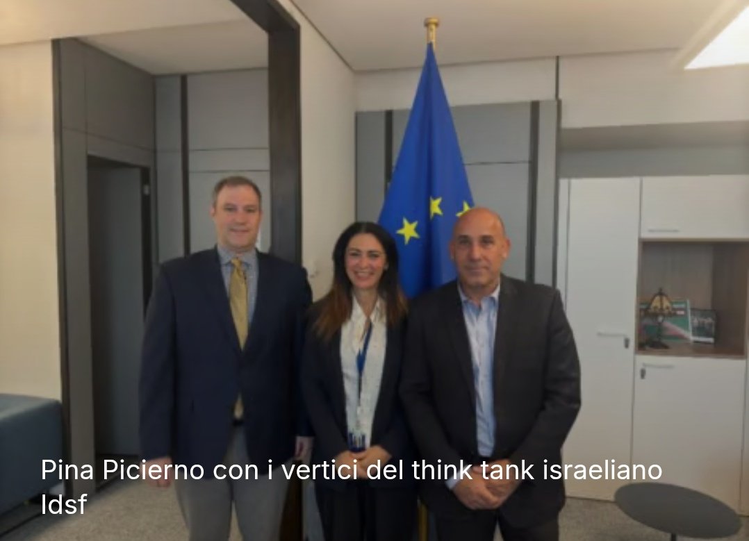 Yujumuzh's tweet image. Mentre la fascistella piddina pinuccia #picierno rosica per la riuscita di un pacifico evento sulla Russia i suoi compari sionisti nazisti #sionazi in Libano stanno sterminando la popolazione usando fosforo bianco #LaMerda