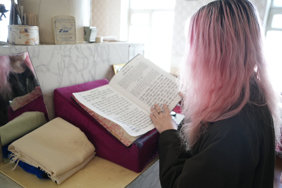 在撒馬爾罕Gumbaz猶太會堂跟拉比link成功
我：עברית?
拉比：כן עברית!