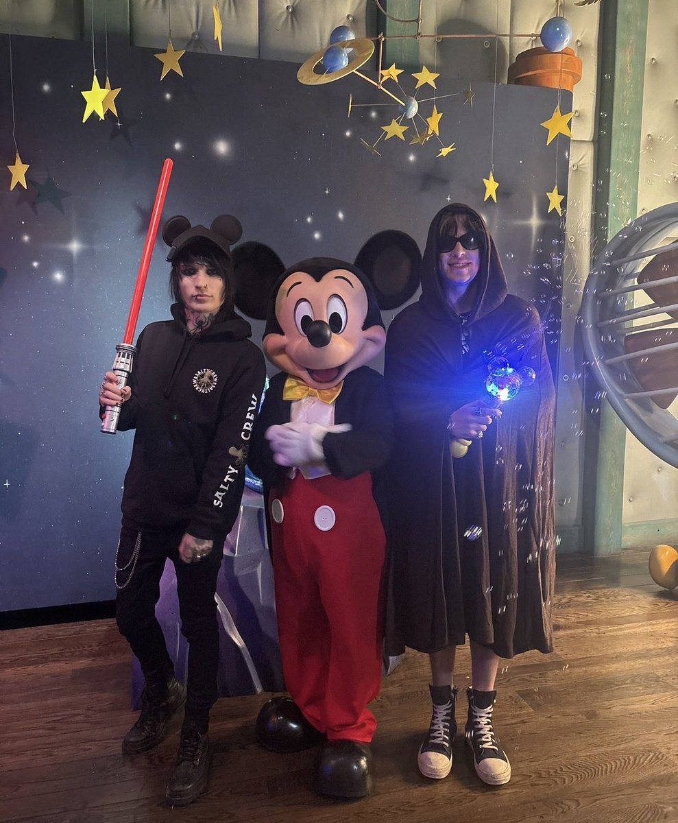 Johnnie Guilbert tweet media