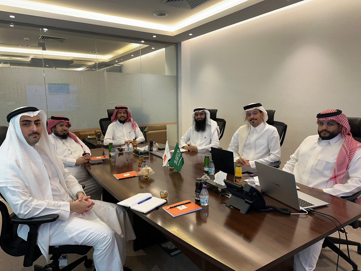 Mawa_Charity's tweet photo. بهدف الابتكار في منظومة الإسكان، عقدت لجنة التحول الرقمي اجتماعها برئاسة د. ناشر آل بن حسن، حيث جرى خلال الاجتماع مناقشة مبادرات التحول الرقمي لاستثمار الذكاء الاصطناعي في المشاريع الإسكانية.

#مأوى #نؤوي_بإحسان https://t.co/N4JHx3apgr