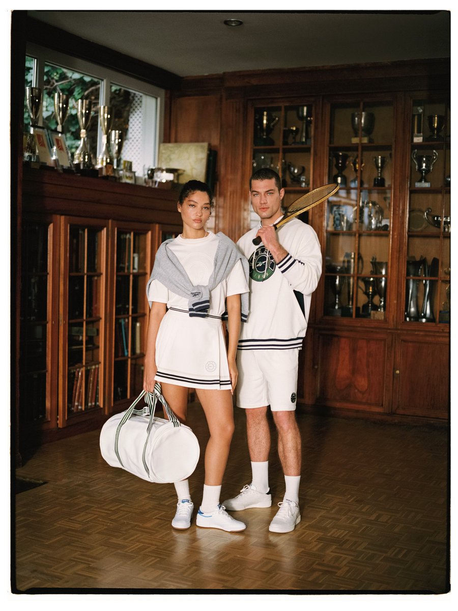 Reebokjp's tweet image. LAWN CLUB COLLECTION

リラックスしたスポーツスタイルを提案するコレクション「LAWN CLUB」が登場。

柔らかなコットン素材を使用したフーディ、Tシャツ、ジョガーパンツなどが発売。贅沢な着心地とLAWN CLUBロゴが気取らない上質さをプラス。

🔗: reebok.jp/search?searchW…

#Reebok #リーボック