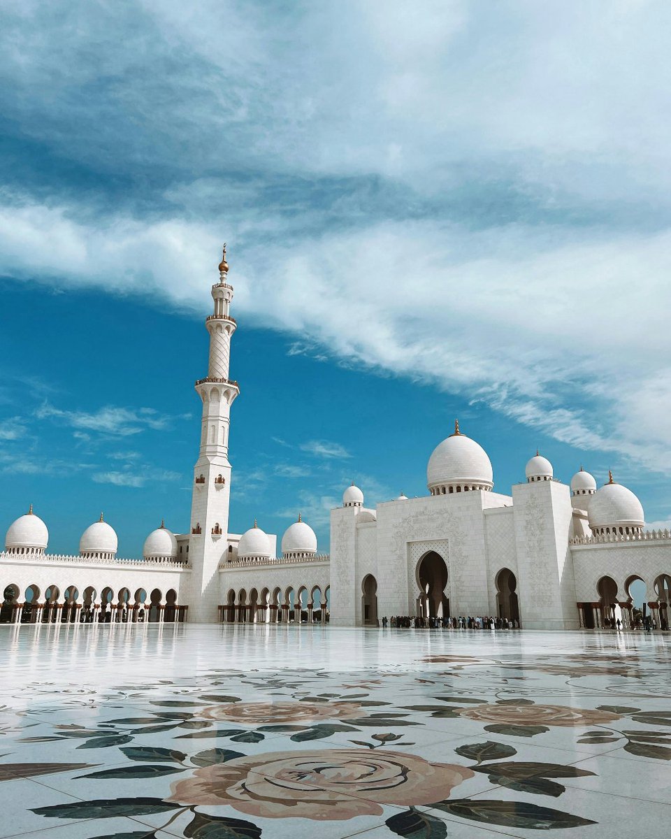 viajandoconpaco's tweet image. Abu Dabi sorprende con cultura, arquitectura espectacular y playas tranquilas🕌

#viajespaco #ferrol #coruña #travel #viajar #AbuDabi #EmiratosÁrabes