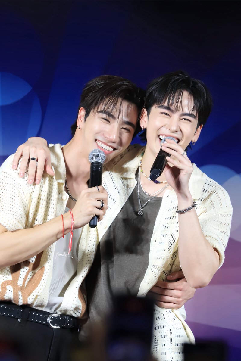 noperthnolife's tweet image. ใครฟินเอวยี่บเจ็ดของหนุต้าเมื่อวาน วันนี้พี่เพิ้ดฮีมารวบคืนแล้วนะครับ ของใครจ๊ะหนู อย่าทำเล่น 🫵🏻

PERTH SANTA AT SONGKRAN THE MALL BANGKAPI

​#TheMallSongkranxPerthSanta
#PerthSanta #เพิร์ธแซนต้า