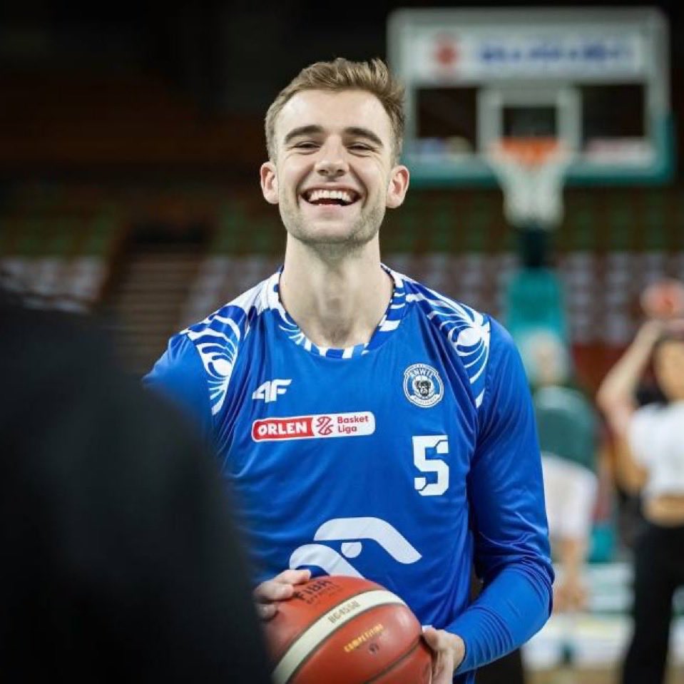 DeDe__News's tweet image. Można już zdradzić, że Tyler Wahl spotyka się z włocławianką 👫

Dziewczyno użyj wszelkich czarów, by zatrzymać Tylera w mieście 🐶 

#plkpl