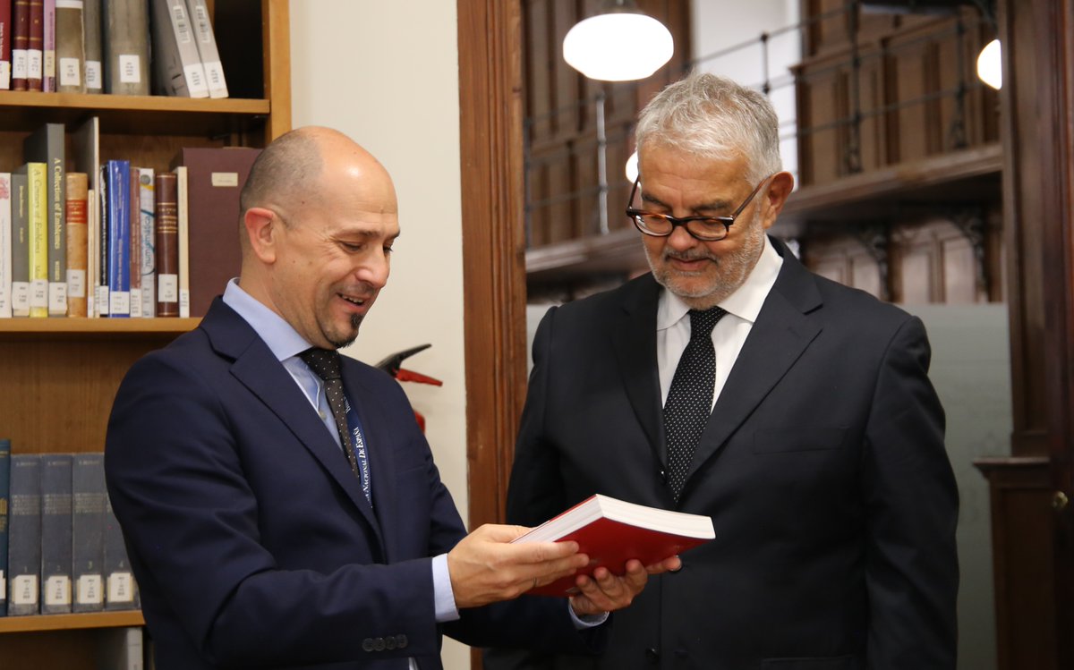Biblioteca Nacional de España tweet media