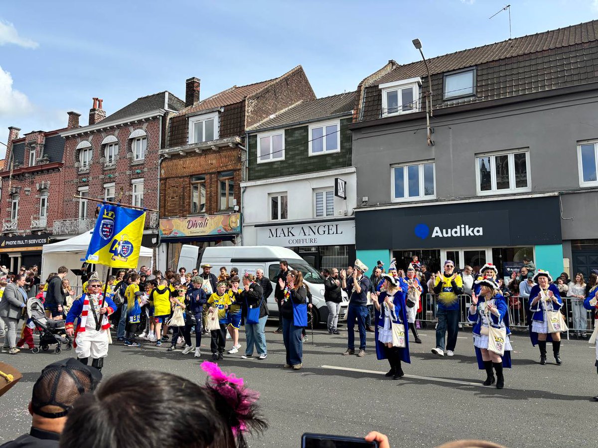 fridak1234's tweet image. Aujourd’hui, nous étions présents au carnaval de #Wattrelos aux côtés de notre députée @BENTORKISheher1

Un très beau moment, du monde, de la joie et une ambiance vraiment festive ! C’était un plaisir de partager cet événement avec vous tous. 🎊🎉

#Wattrelos #Carnaval