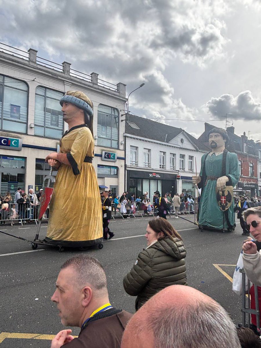 fridak1234's tweet image. Aujourd’hui, nous étions présents au carnaval de #Wattrelos aux côtés de notre députée @BENTORKISheher1

Un très beau moment, du monde, de la joie et une ambiance vraiment festive ! C’était un plaisir de partager cet événement avec vous tous. 🎊🎉

#Wattrelos #Carnaval