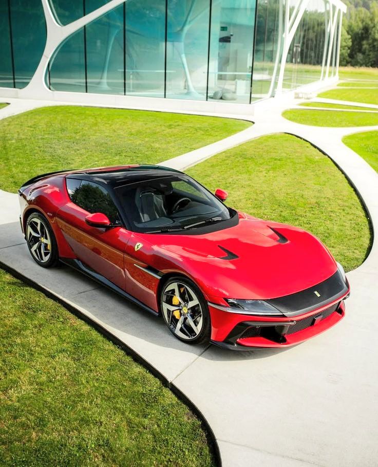 michele69028102's tweet image. #ferrari 12 cilindri @Ferrari