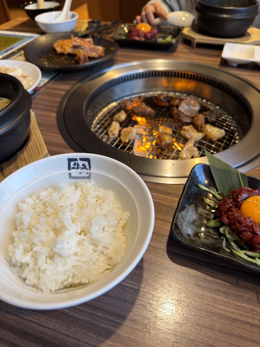 fujiko_chan_yo's tweet photo. #夕食
#牛角

今日は親友のタカちゃんと焼肉🥩🔥
楽しいーーぃ♡美味しいー♡

また行こうねぇ〜❗️✨🤟😁👍✨⚡ https://t.co/oH6MrVMe5w