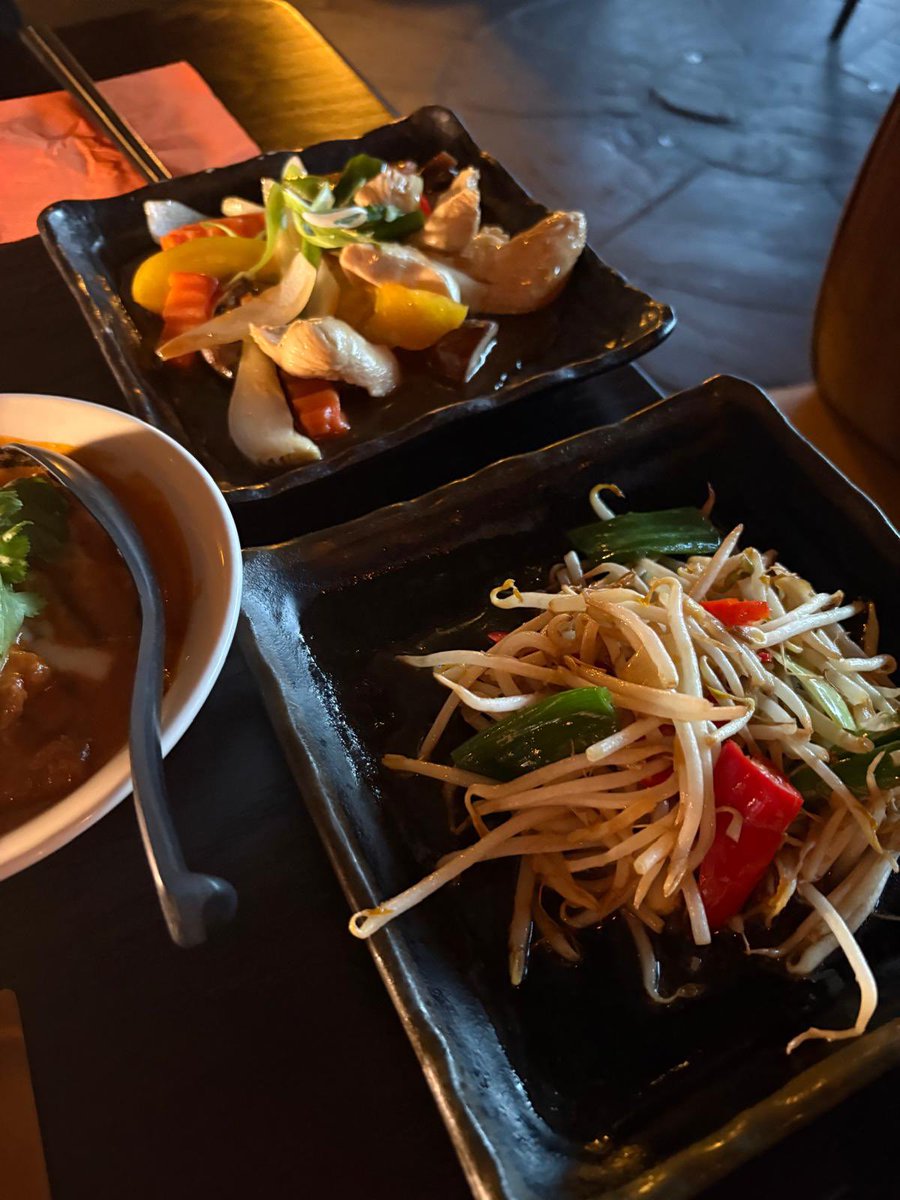 jdfletch78's tweet image. Fantastic night away @CrazyBearGroup #Beaconsfield amazing room, food, drinks and friendly staff 👍🏻👌🏻👏🏻