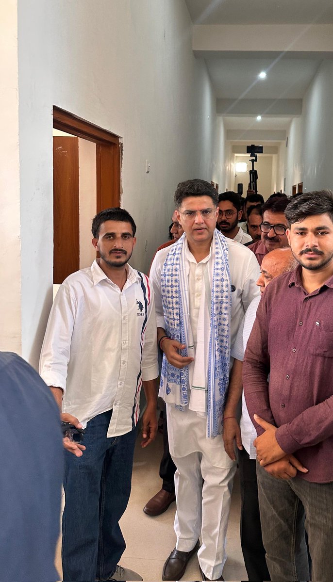 LambaDhanraj's tweet photo. आदरणीय श्री सचिन पायलट जी का टोंक पधारनें पर आदर सत्कार 🙏
@SachinPilot
@AbhimanyuP00NIA https://t.co/4Jv6ydHnPv