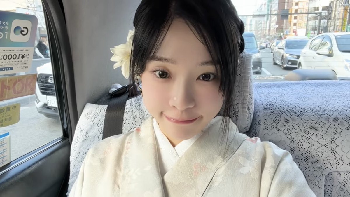 沒想到我們泫寶會去和服體驗
還很認真的自己化妝🪞😲
真的卡哇伊🥰照片什麼時候要發？

#LEESEOYUL #이서율 #Gahyun #가현 
#Dreamcatcher #드림캐쳐