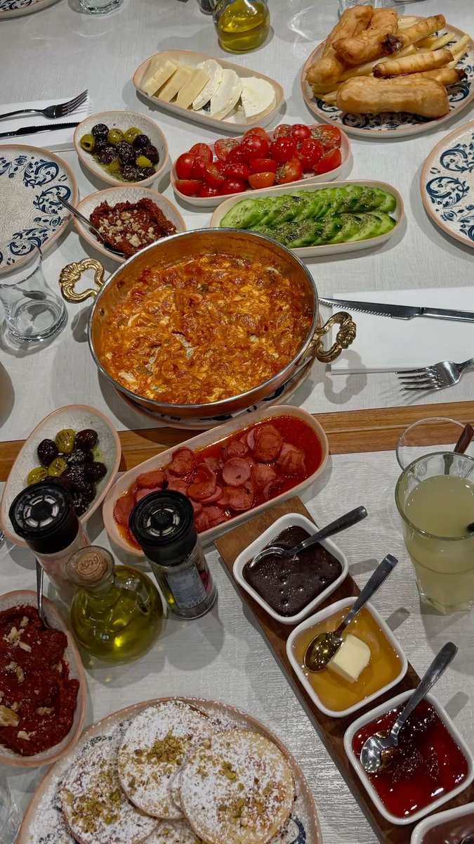 Filozof Saul tweet media