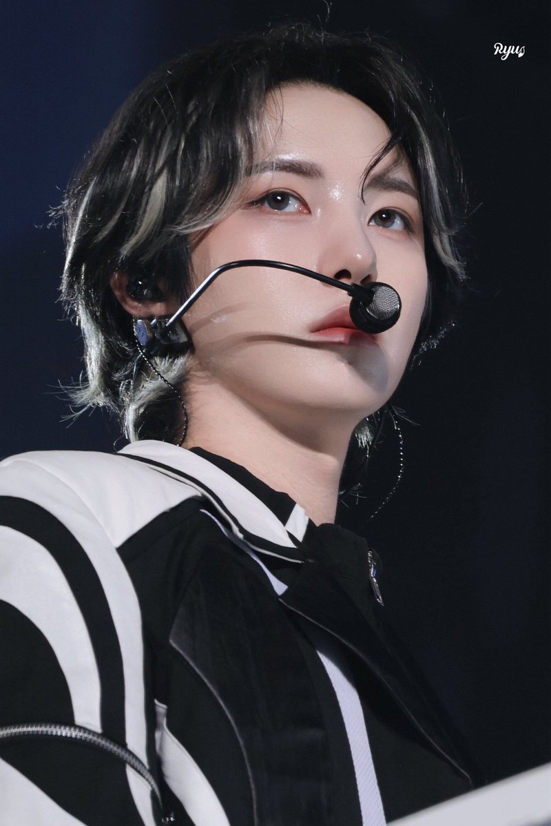 𝕽𝖞𝖚 ✶꙳ tweet media