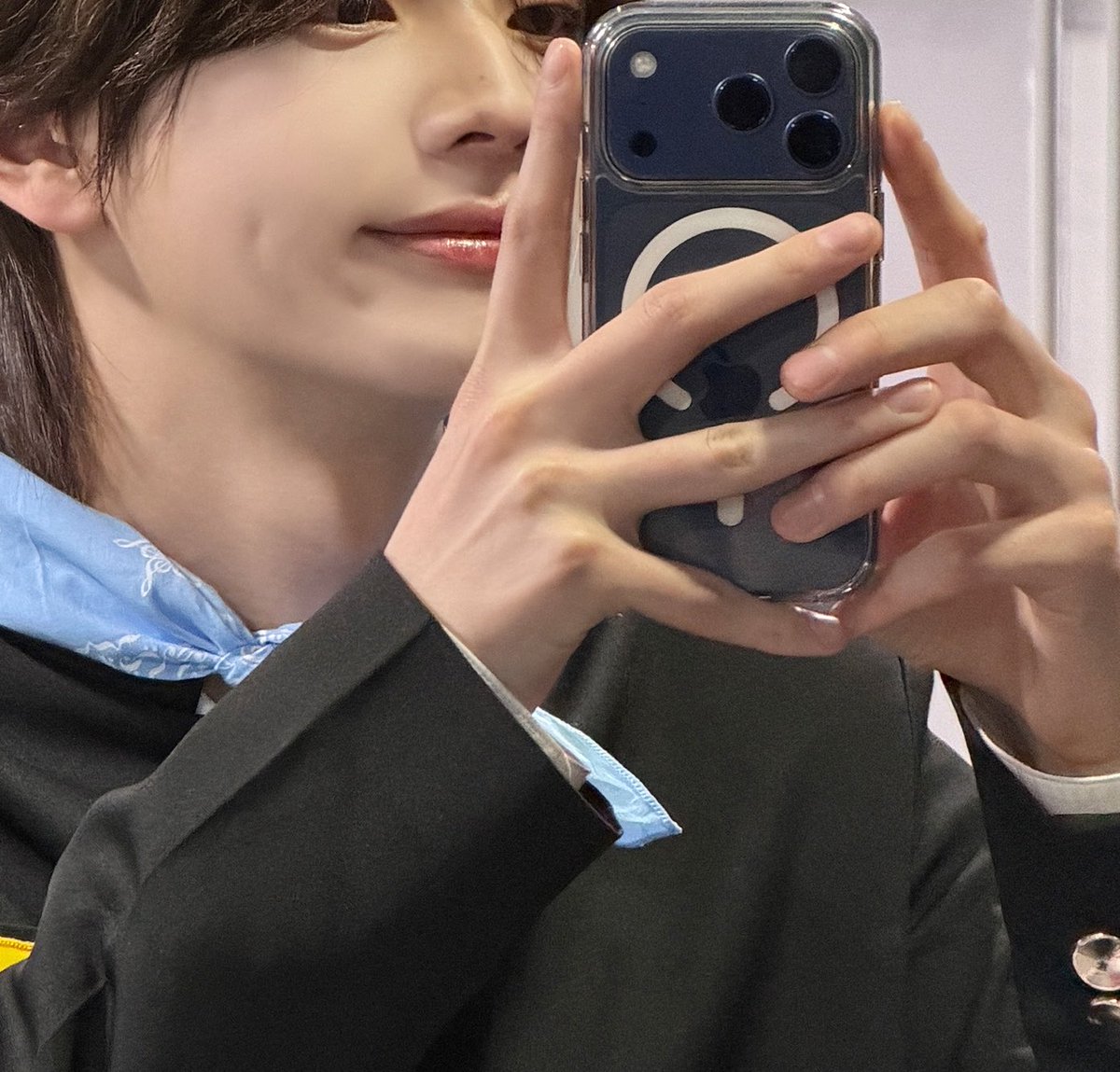 신유 손 tweet media