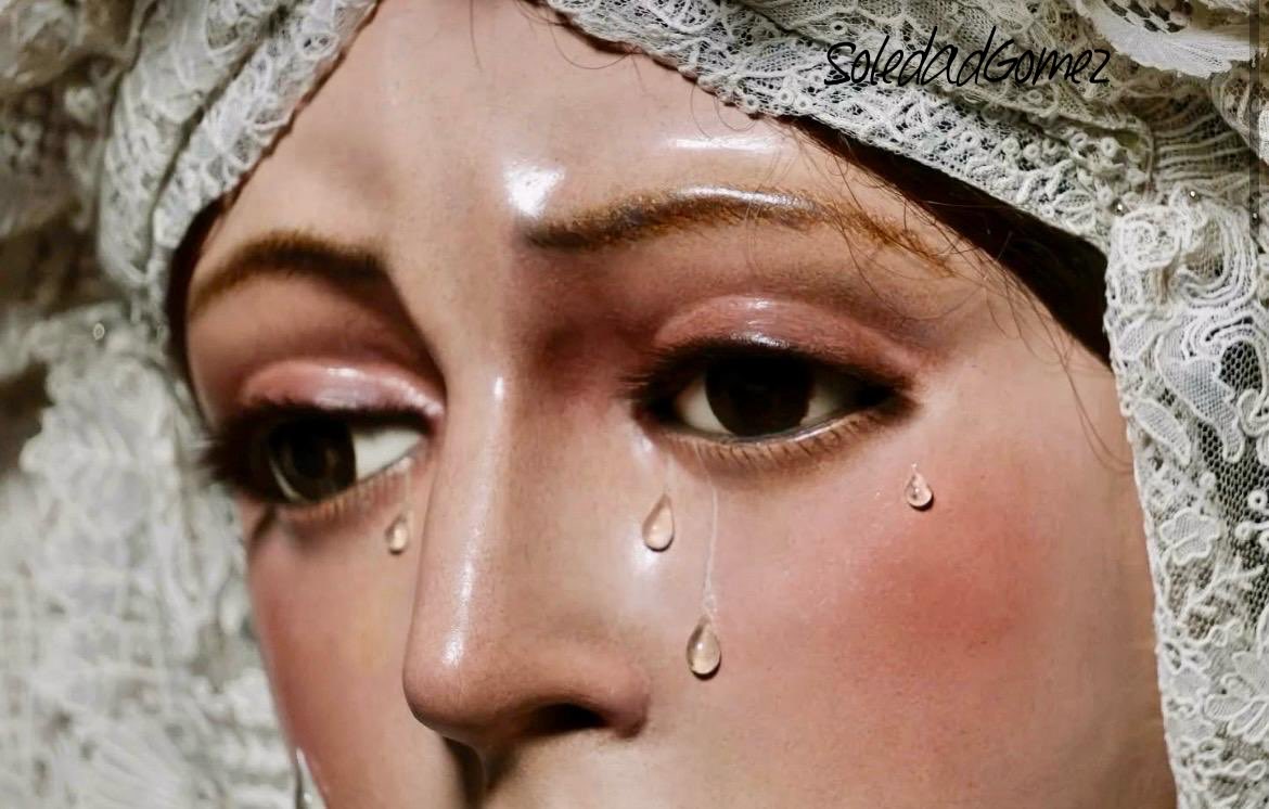 Sevilla es una mocita de ojos grandes que responde cuando le dicen Macarena.