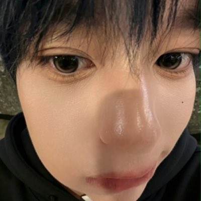 슈 tweet media